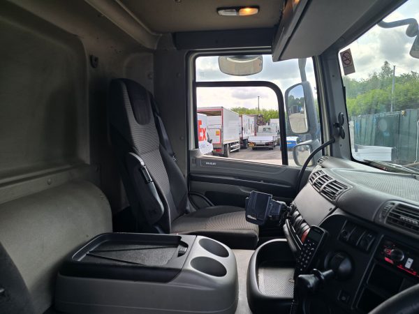 DAF 65-220CF FLATBED - Image 16