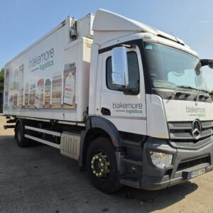 MERCEDES 1824 FRIDGE BOX
